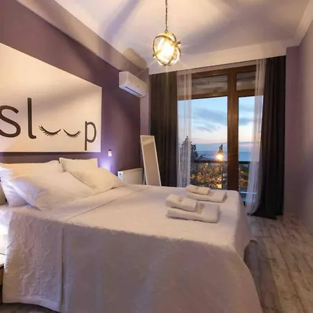 Apartament View And The *